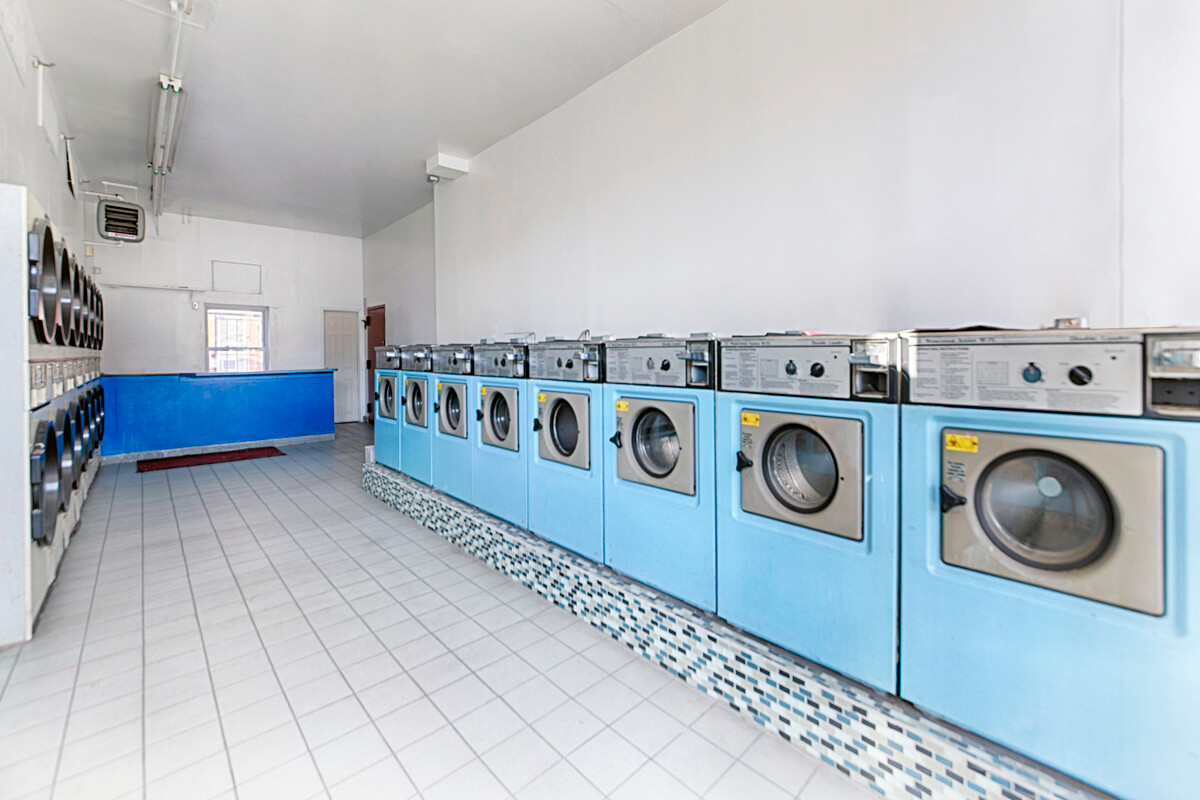 Commercial Store Laundromat